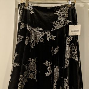 NWT Apostophe comfortable medium long skirt